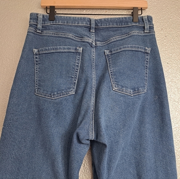 Wild Fable Super High Rise Straight Leg Jeans    Size 12 - Picture 5 of 7